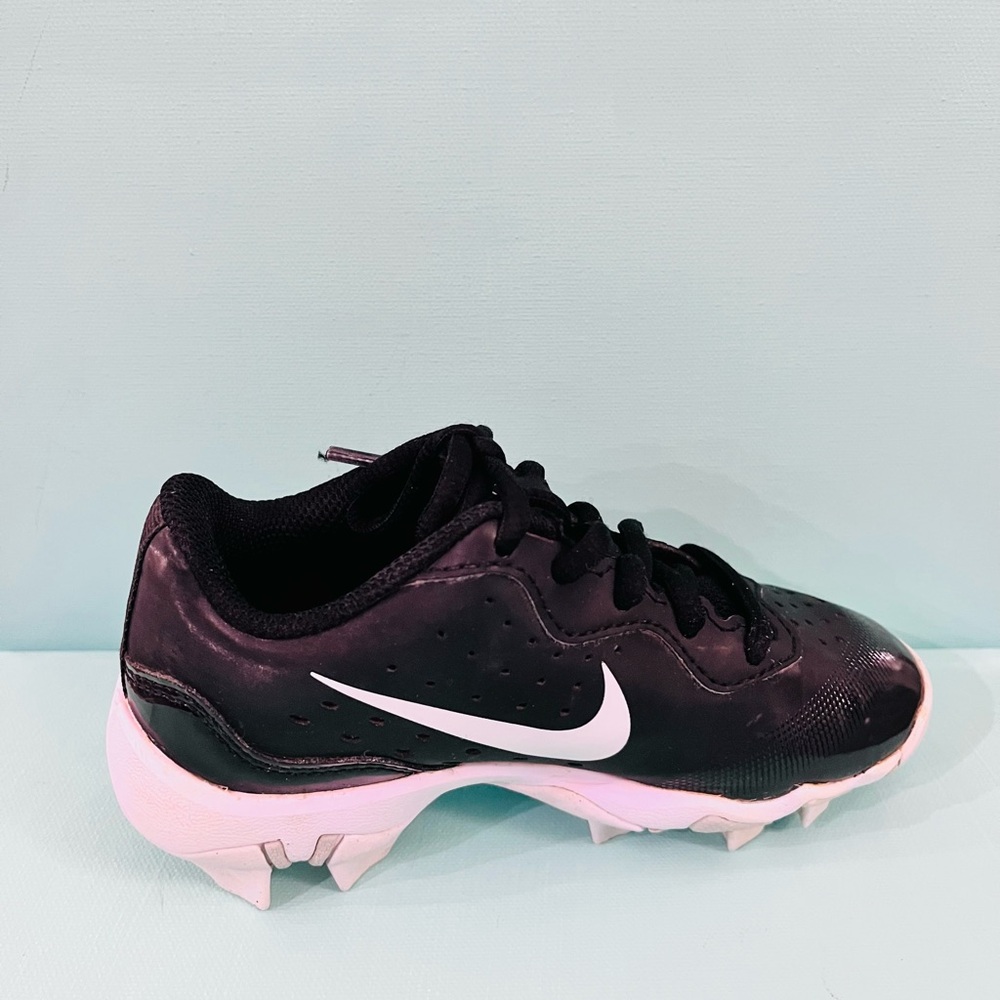 Nike Black and White Baseball Cleats youth size 10c - Picture 3 of 9